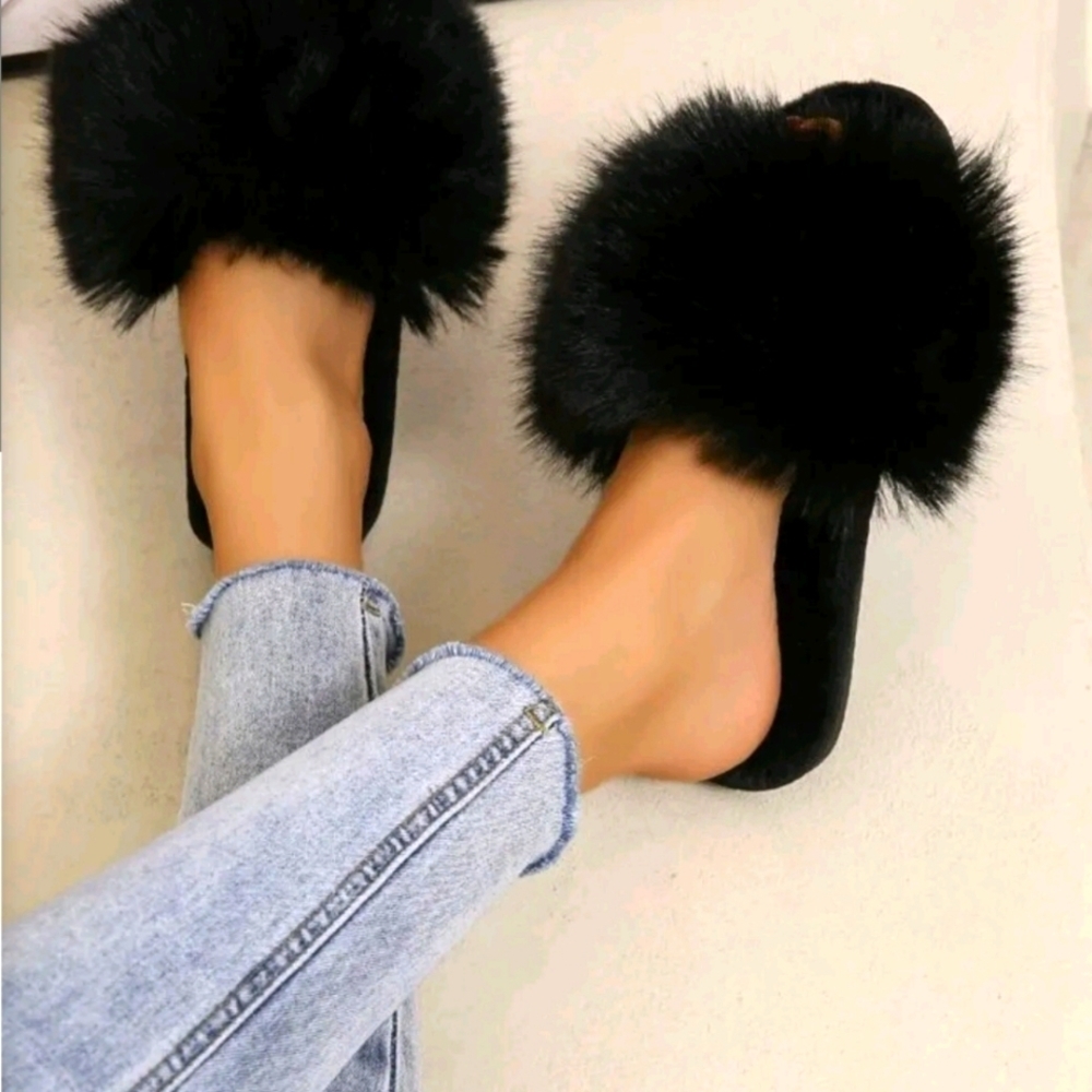 New FURRY SLIDES SLIPPERS SIZES 10 AND 11.5 - Picture 1 of 4